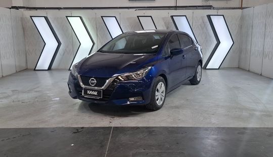 Nissan • Versa