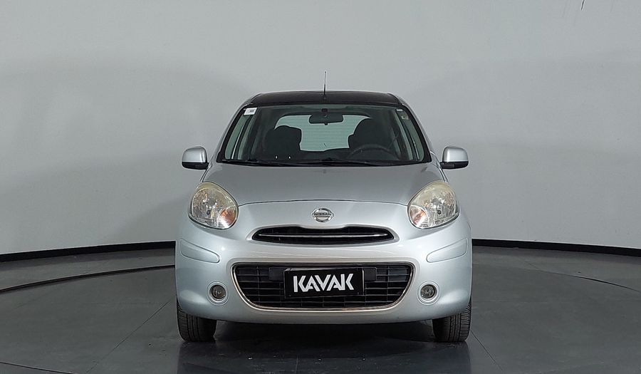 Nissan March 1.6 16V FLEX SV Hatchback 2014