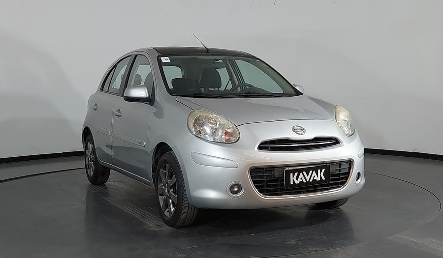 Nissan March 1.6 16V FLEX SV Hatchback 2014