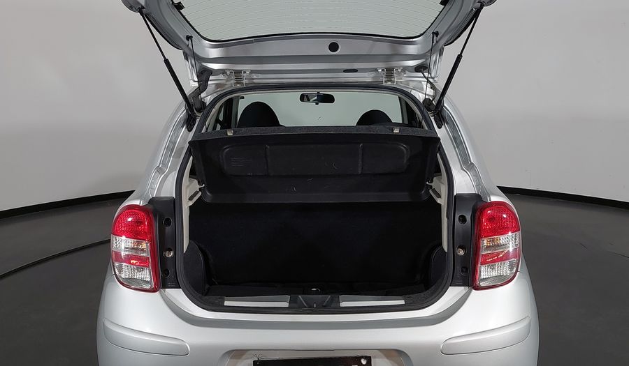 Nissan March 1.6 16V FLEX SV Hatchback 2014