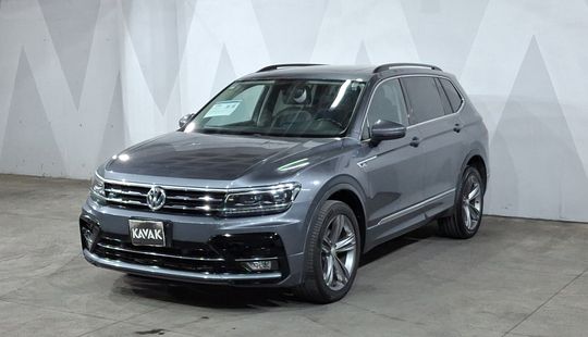 Volkswagen • Tiguan