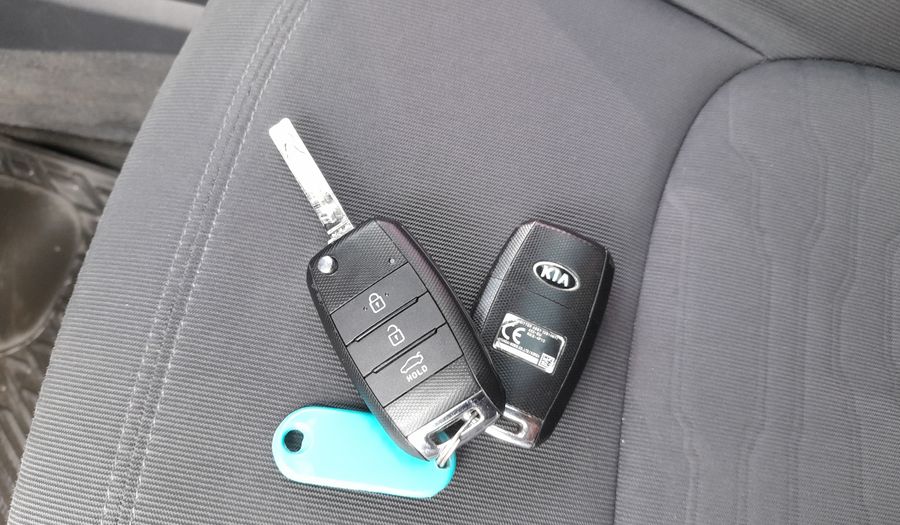 Kia Rio 1.4 EX AT Hatchback 2014