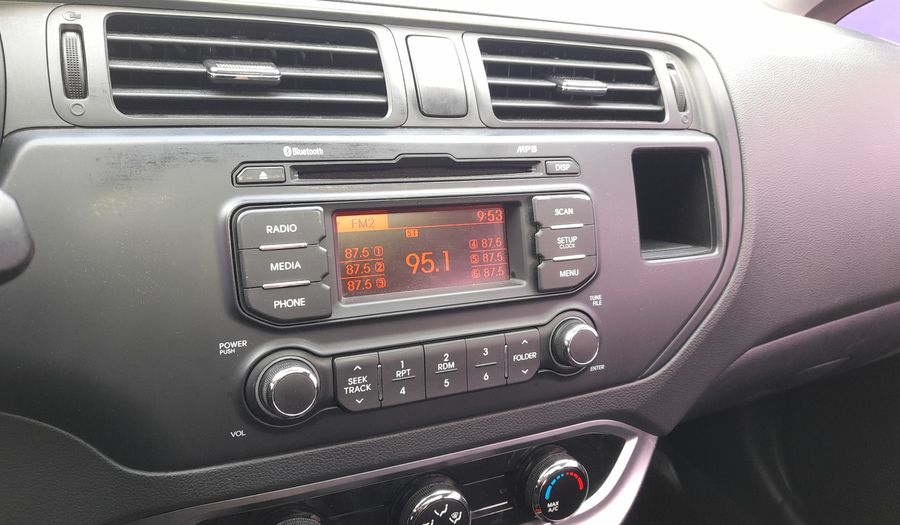 Kia Rio 1.4 EX AT Hatchback 2014