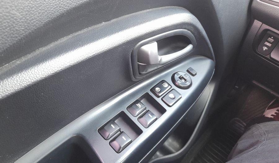 Kia Rio 1.4 EX AT Hatchback 2014