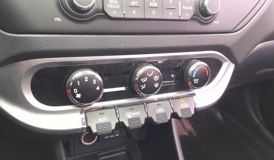 Kia Rio 1.4 EX AT Hatchback 2014