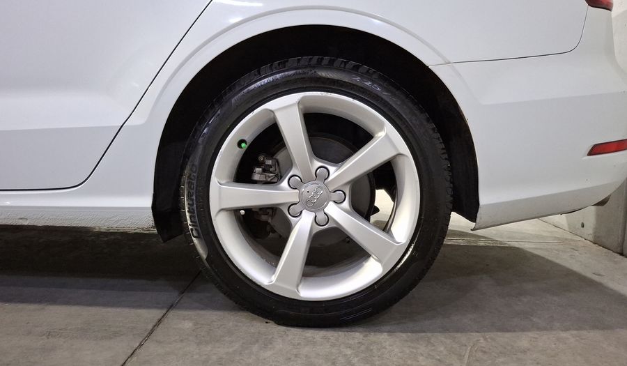 Audi A3 1.8 TFSI AMBIENTE S TRONIC Sedan 2015