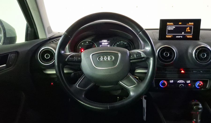 Audi A3 1.8 TFSI AMBIENTE S TRONIC Sedan 2015