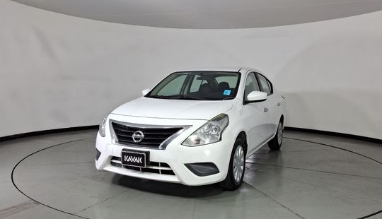 Nissan • Versa