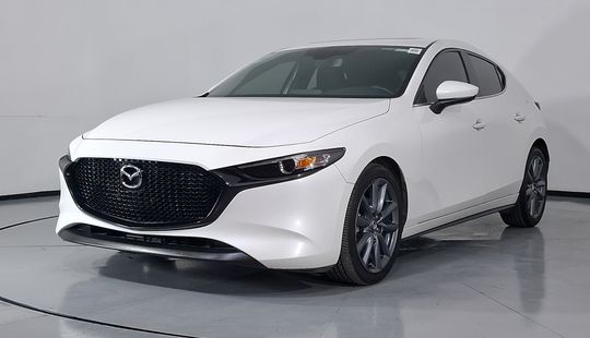2021 • 46,012 km • Automático