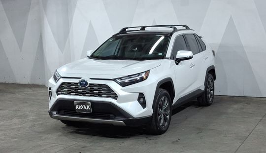 Toyota • RAV4