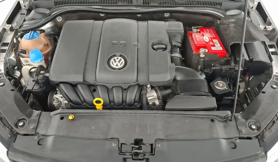Volkswagen Jetta 2.5 SPORT BASE TIPTRONIC Sedan 2014