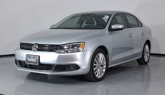 Volkswagen • Jetta