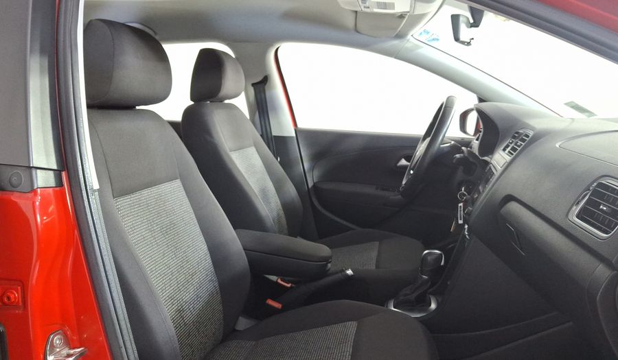 Volkswagen Polo 1.6 COMFORTLINE PLUS AUTO Hatchback 2020