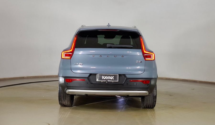 Volvo Xc40 2.0 D4 MOMENTUM AUTO 4WD Suv 2020