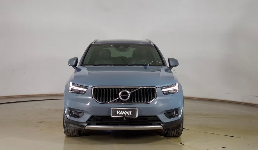 Volvo Xc40 2.0 D4 MOMENTUM AUTO 4WD Suv 2020