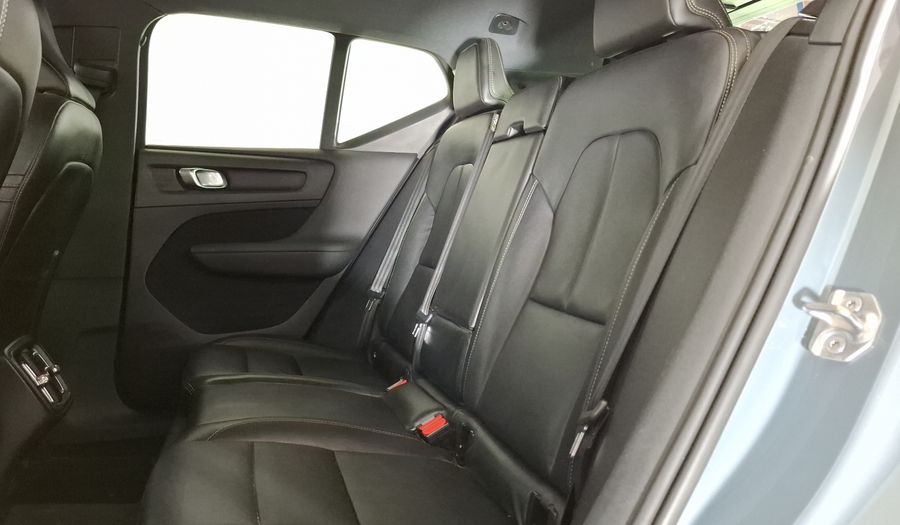 Volvo Xc40 2.0 D4 MOMENTUM AUTO 4WD Suv 2020