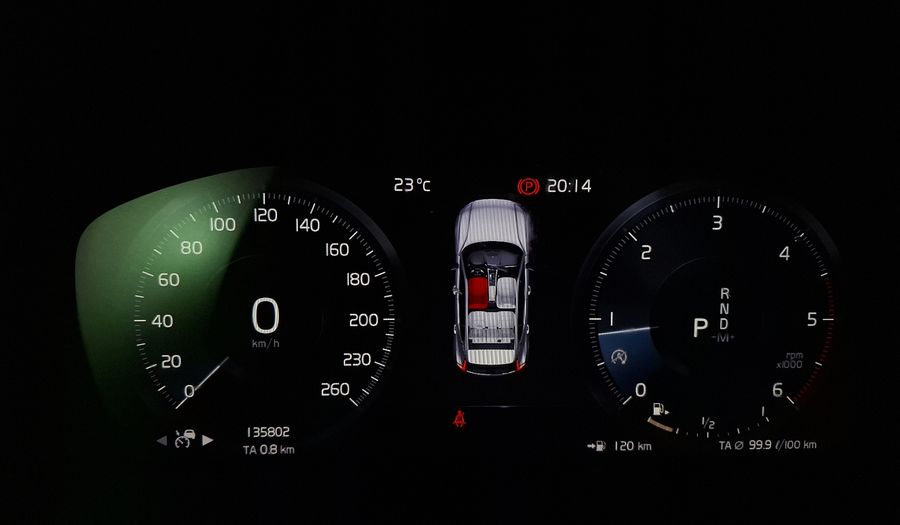 Volvo Xc40 2.0 D4 MOMENTUM AUTO 4WD Suv 2020