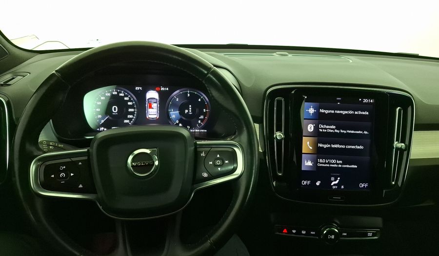 Volvo Xc40 2.0 D4 MOMENTUM AUTO 4WD Suv 2020