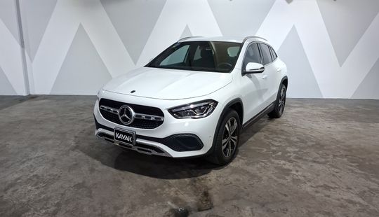 Mercedes Benz • Clase GLA