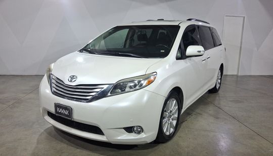Toyota • Sienna