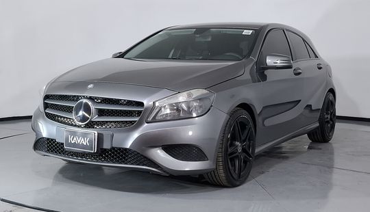 Mercedes Benz • Clase A