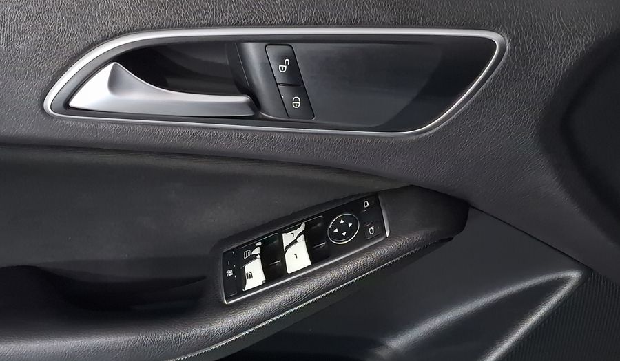 Mercedes Benz Clase A 1.6 180 CGI 7G-DCT Hatchback 2016