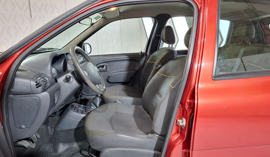 Renault Clio 1.1 MIO CONFORT Hatchback 2013