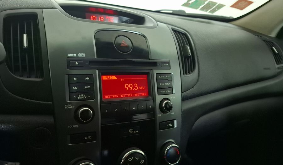 Kia Cerato 1.6 SX AC DAB Sedan 2013
