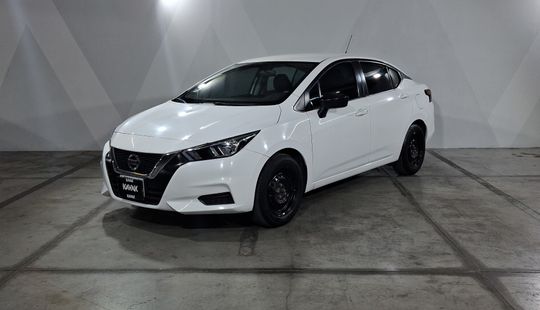 Nissan • Versa