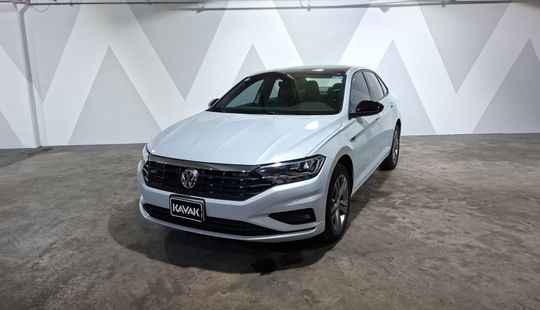 Volkswagen • Jetta