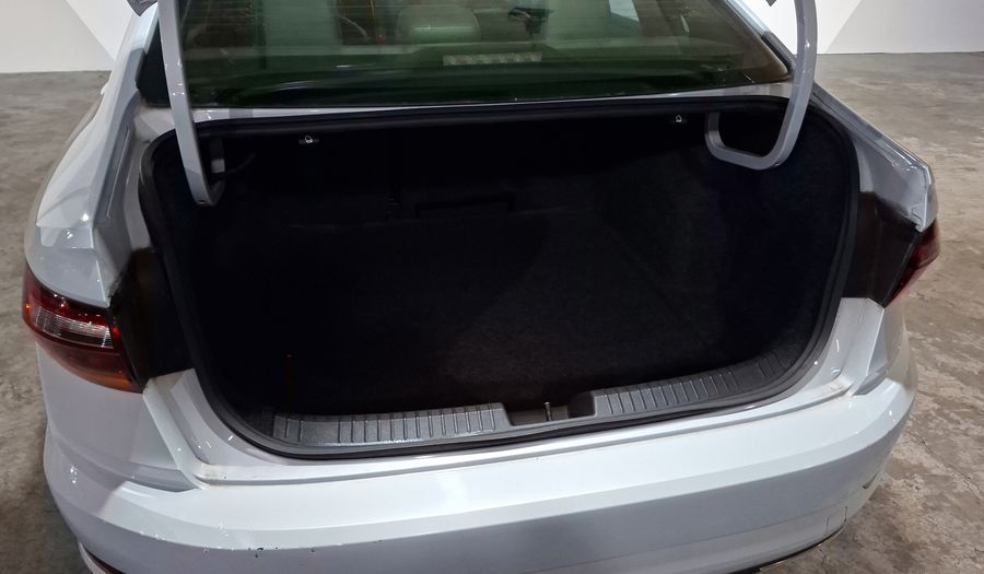 Volkswagen Jetta 1.4 R-LINE AUTO Sedan 2019