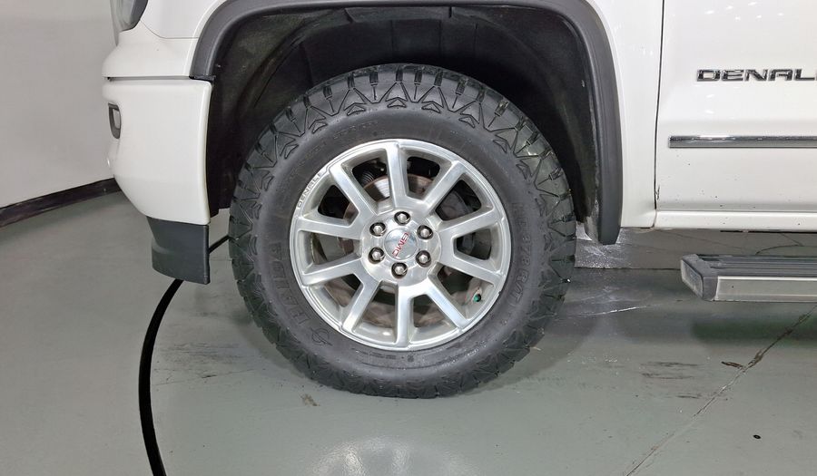 Gmc Sierra 6.2 DENALI E AT 4WD Pickup 2016