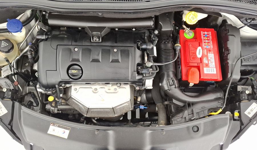 Peugeot 208 1.6 FELINE AT Hatchback 2017