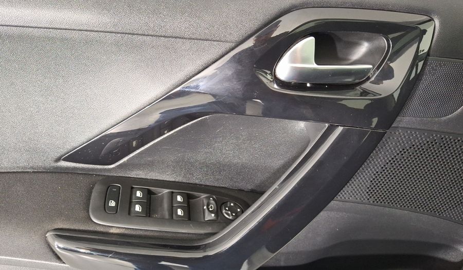 Peugeot 208 1.6 FELINE AT Hatchback 2017