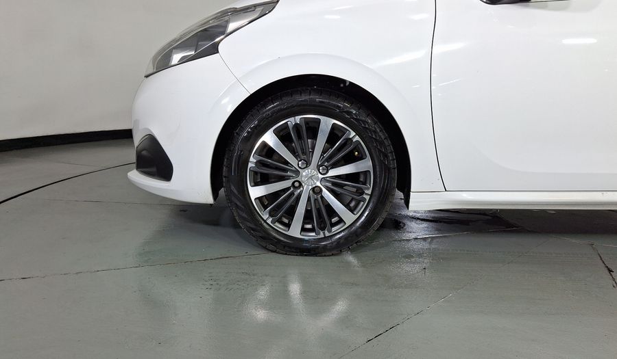 Peugeot 208 1.6 FELINE AT Hatchback 2017