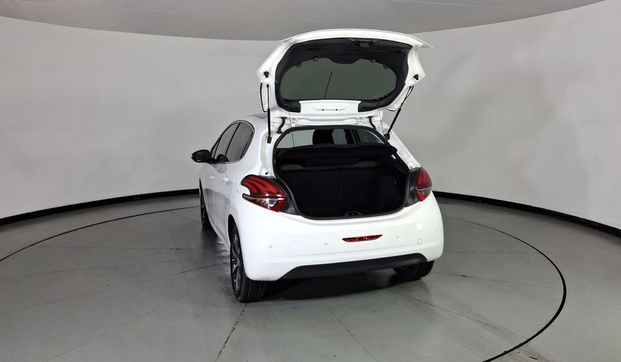 Peugeot 208 1.6 FELINE AT Hatchback 2017