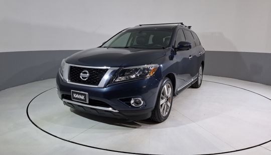 Nissan • Pathfinder
