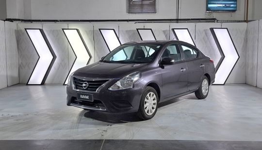 Nissan • Versa