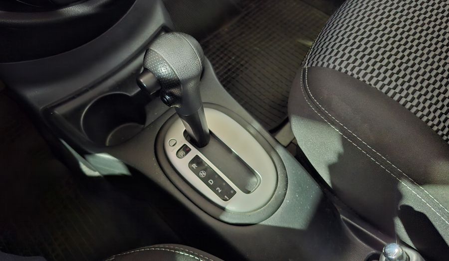 Nissan Versa 1.6 SENSE CVT Sedan 2020