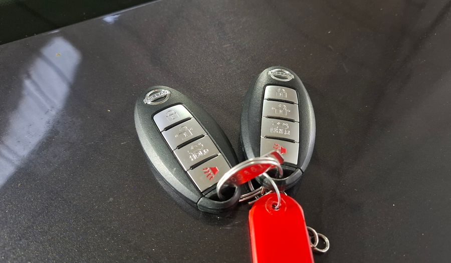 Nissan Versa 1.6 SENSE CVT Sedan 2020