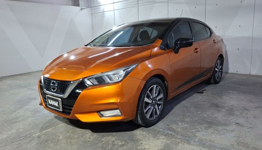 Nissan • Versa