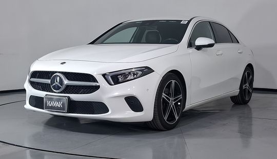 Mercedes Benz • Clase A