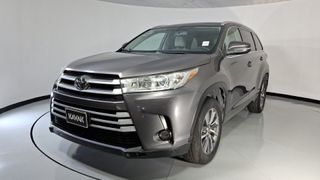 Toyota • Highlander