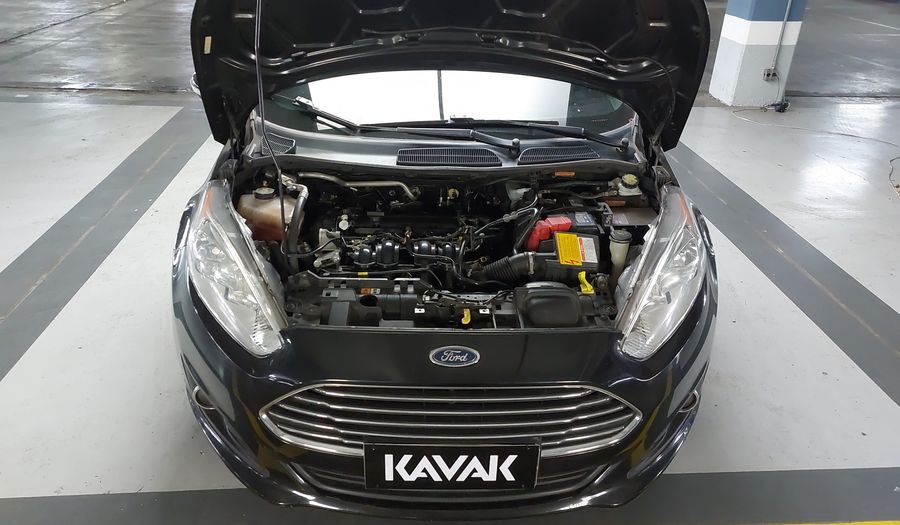 Ford Fiesta 1.6 16V TIVCT SEDAN TITANIUM POWERSHIFT Sedan 2015