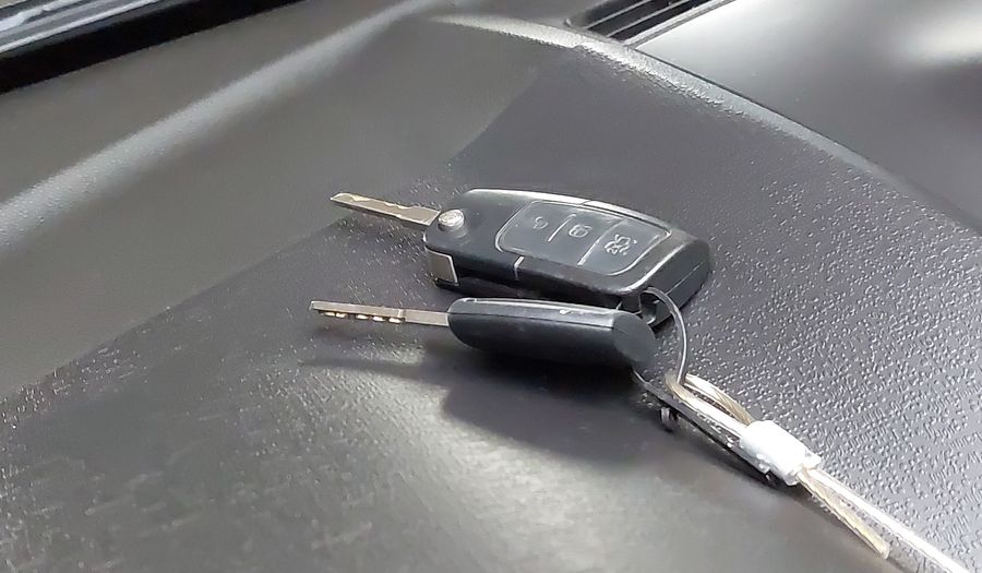 Ford Fiesta 1.6 16V TIVCT SEDAN TITANIUM POWERSHIFT Sedan 2015