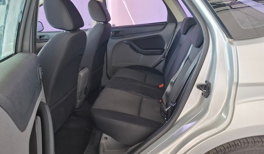 Ford Focus Ii 1.6 TREND Hatchback 2013