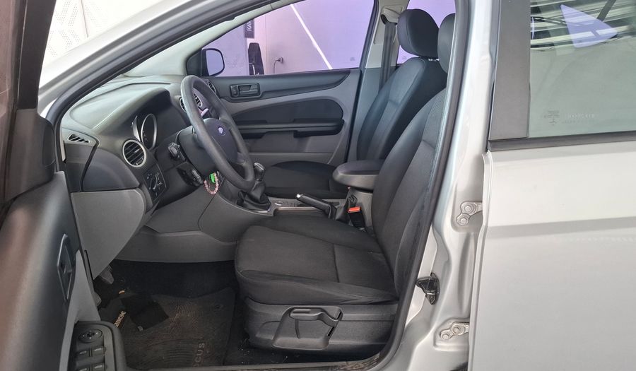 Ford Focus Ii 1.6 TREND Hatchback 2013