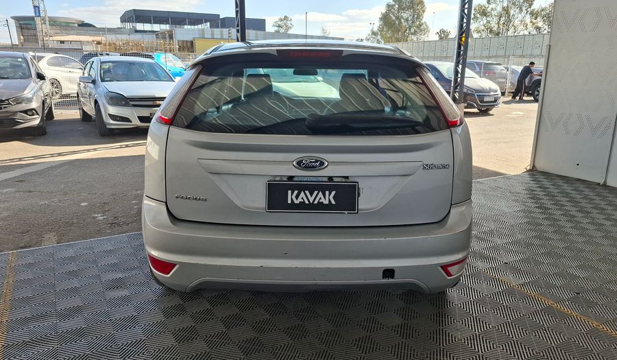 Ford Focus Ii 1.6 TREND Hatchback 2013