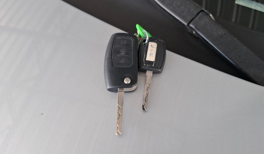 Ford Focus Ii 1.6 TREND Hatchback 2013
