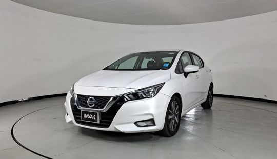 Nissan • Versa